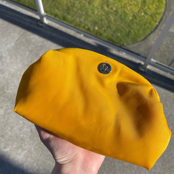 Lululemon Honey Lemon Bright Yellow Accessory Pouch / makeup bag - Picture 2 of 8